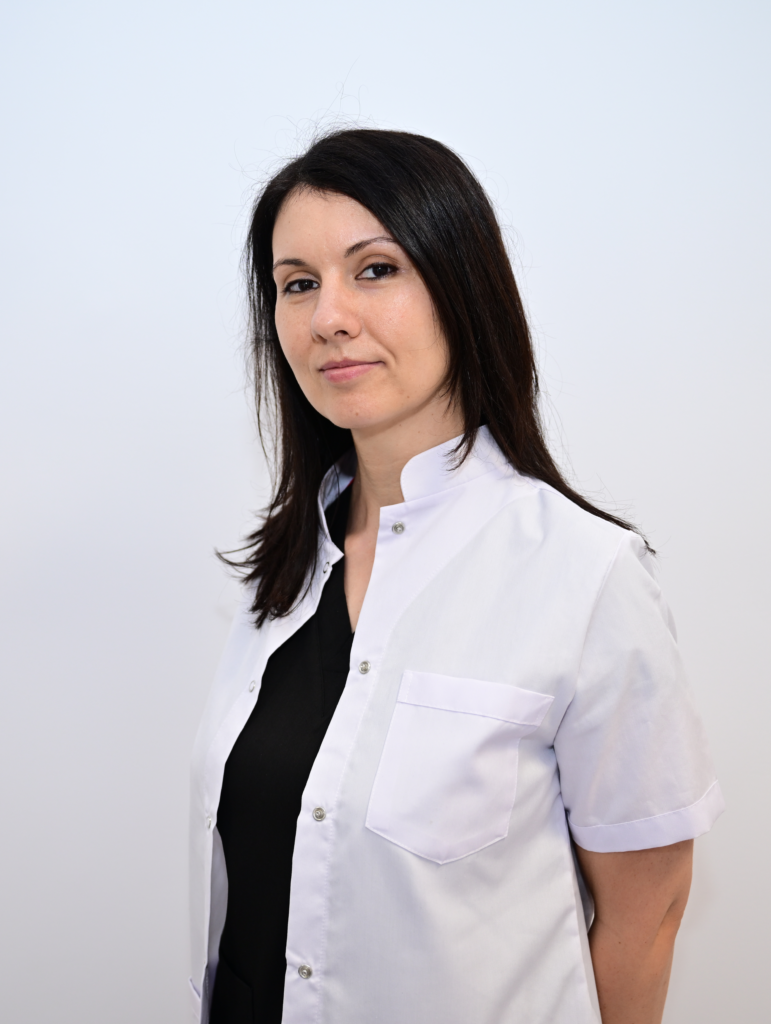 Д-р Славяна Маринова, д.м. – специалист по очни болести и детска офталмология